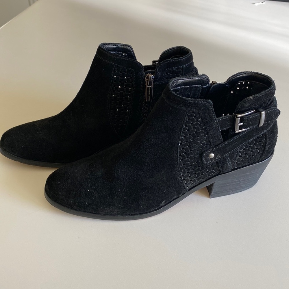 Perfect condition Vince Camuto black booties
